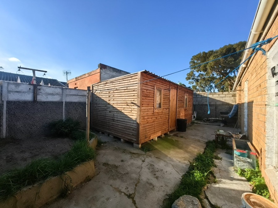 3 Bedroom Property for Sale in Lentegeur Western Cape